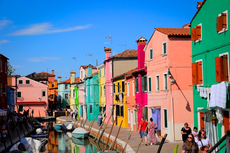 Du Lịch Burano - Hòn Đảo Sắc Màu Của Italy