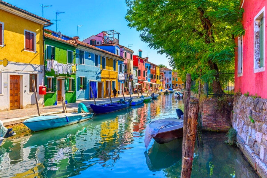 Du Lịch Burano - Hòn Đảo Sắc Màu Của Italy