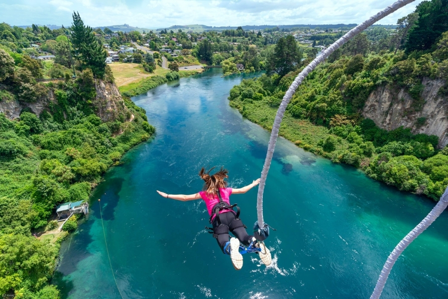 Kinh Nghiệm Du Lịch Hồ Taupo Ở Đảo Bắc New Zealand