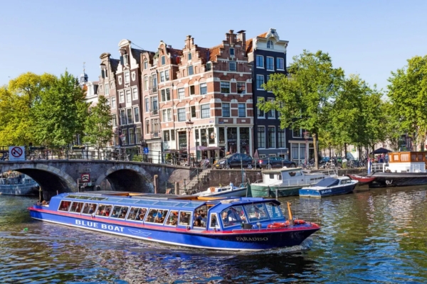 Lạc Bước Giữa Thành Phố Thơ Mộng Amsterdam Hà Lan