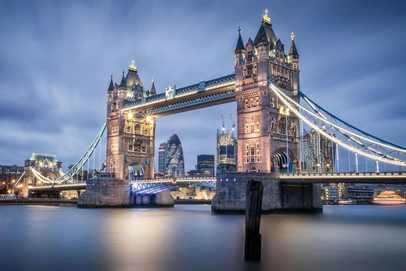 Cây cầu tháp London - công trình kết hợp cầu treo với cầu nâng